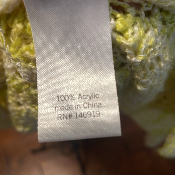 🤠🤠🤠3 for 12$🤠🤠🤠Yellow Pullover Sweater - Picture 9 of 9